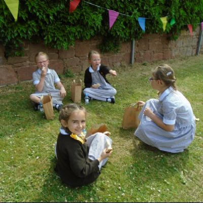 Lunch Alfresco!